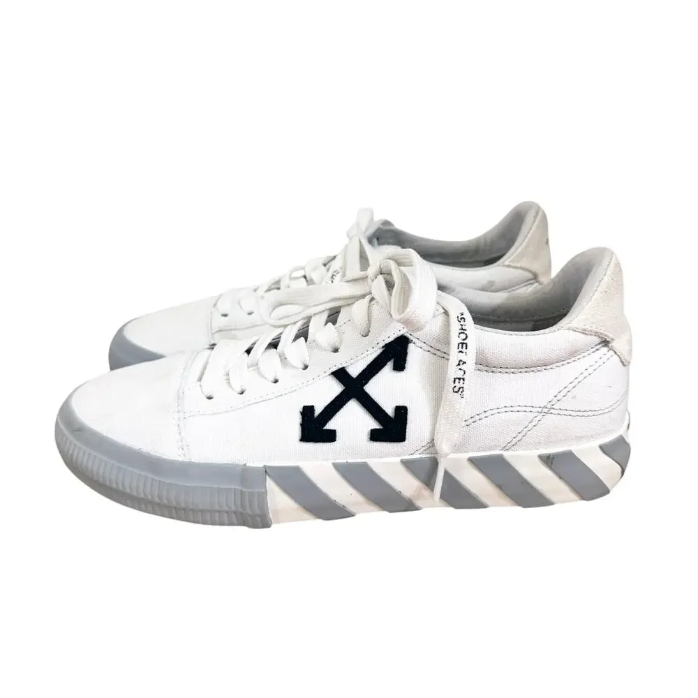 Off-White Vulcanized Low Sneakers White & Black 40 US 7